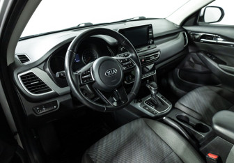 Подержанный автомобиль Kia Seltos 2021 года (11 фото)