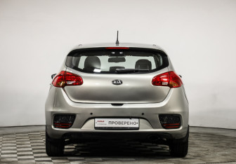 Подержанный автомобиль Kia Ceed Hatchback 2015 года (6 фото)