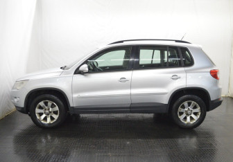 Подержанный автомобиль Volkswagen Tiguan 2011 года (8 фото)