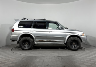 Подержанный автомобиль Mitsubishi Pajero Sport 2008 года (4 фото)