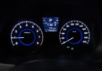 Подержанный автомобиль Hyundai Solaris Hatchback 2012 года (12 фото)