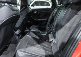 Подержанный автомобиль Audi A4 Sedan 2020 года (22 фото)