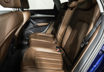 Подержанный автомобиль Audi Q5 2017 года (10 фото)