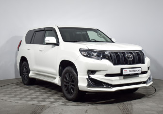 Подержанный автомобиль Toyota Land Cruiser Prado 2019 года (3 фото)