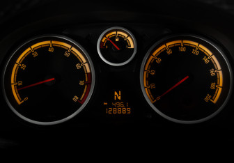 Подержанный автомобиль Opel Corsa 2011 года (19 фото)