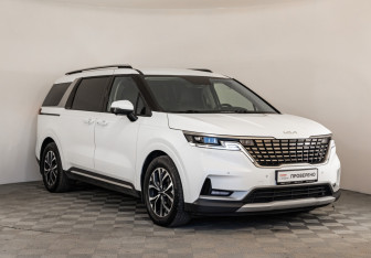 Подержанный автомобиль Kia Carnival 2022 года (8 фото)