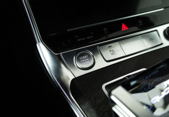 Подержанный автомобиль Audi A6 Sedan 2018 года (23 фото)