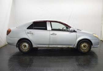 Подержанный автомобиль Geely MK 2010 года (4 фото)