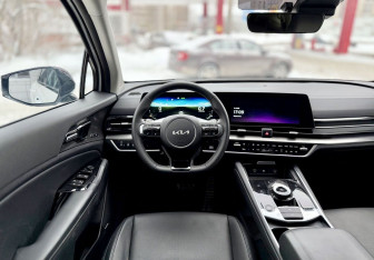 Подержанный автомобиль Kia Sportage 2025 года (19 фото)