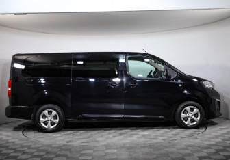 Подержанный автомобиль Peugeot Traveller 2021 года (4 фото)