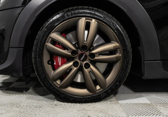 Подержанный автомобиль MINI Hatch 2019 года (19 фото)