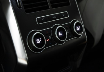 Подержанный автомобиль Land Rover Range Rover Sport 2013 года (23 фото)