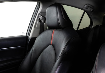 Подержанный автомобиль Toyota Camry Sedan 2021 года (26 фото)