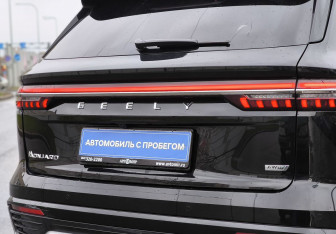 Подержанный автомобиль Geely Monjaro 2024 года (8 фото)