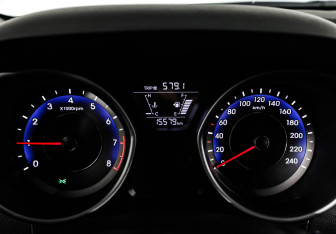 Подержанный автомобиль Hyundai Elantra Sedan 2015 года (20 фото)