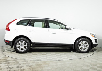 Подержанный автомобиль Volvo XC60 2012 года (4 фото)