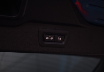 Подержанный автомобиль BMW X5 M 2017 года (31 фото)