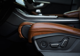 Подержанный автомобиль Audi Q8 2018 года (30 фото)