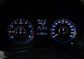 Подержанный автомобиль Hyundai i40 Sedan 2015 года (12 фото)