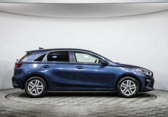 Подержанный автомобиль Kia Ceed Hatchback 2020 года (4 фото)