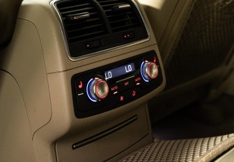 Подержанный автомобиль Audi A6 Sedan 2012 года (18 фото)