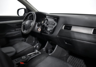 Подержанный автомобиль Mitsubishi Outlander 2014 года (12 фото)