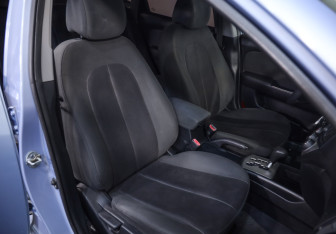Подержанный автомобиль Hyundai Elantra Sedan 2010 года (19 фото)
