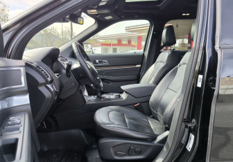 Подержанный автомобиль Ford Explorer 2018 года (12 фото)