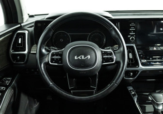 Подержанный автомобиль Kia Sorento 2023 года (22 фото)