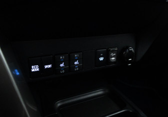 Подержанный автомобиль Toyota RAV4 2019 года (17 фото)