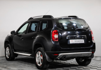Подержанный автомобиль Renault Duster 2014 года (7 фото)