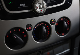 Подержанный автомобиль Ford Focus Hatchback 2008 года (15 фото)