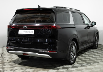 Подержанный автомобиль Kia Carnival 2021 года (5 фото)