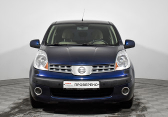 Подержанный автомобиль Nissan Note 2006 года (2 фото)