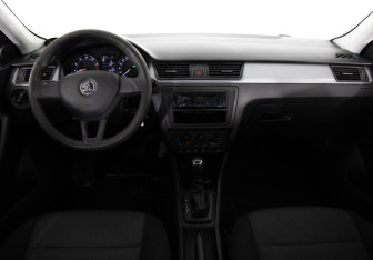 Подержанный автомобиль Skoda Rapid Liftback 2017 года (9 фото)