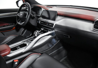 Подержанный автомобиль Geely Coolray 2021 года (13 фото)