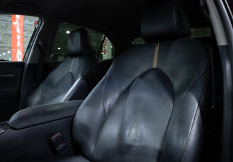 Подержанный автомобиль Toyota Camry Sedan 2020 года (16 фото)