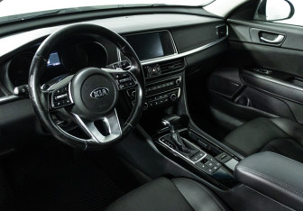 Подержанный автомобиль Kia Optima Sedan 2018 года (11 фото)
