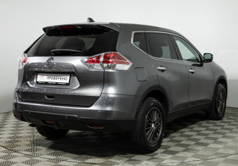 Подержанный автомобиль Nissan X-Trail 2017 года (5 фото)