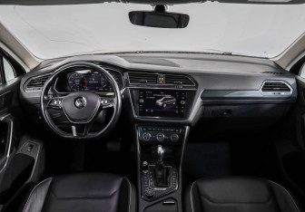 Подержанный автомобиль Volkswagen Tiguan 2017 года (10 фото)
