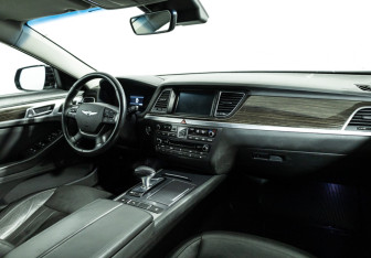 Подержанный автомобиль Genesis G80 2019 года (9 фото)