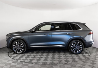 Подержанный автомобиль Geely Monjaro 2024 года (10 фото)