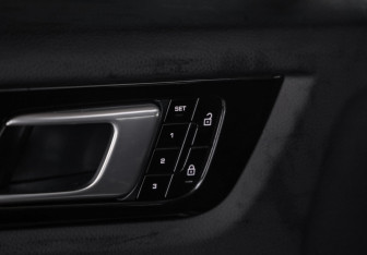 Подержанный автомобиль Porsche Cayenne 2021 года (29 фото)