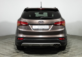 Подержанный автомобиль Hyundai Santa Fe 2014 года (6 фото)
