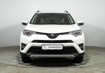 Подержанный автомобиль Toyota RAV4 2016 года (2 фото)