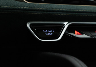 Подержанный автомобиль Geely Monjaro 2023 года (17 фото)