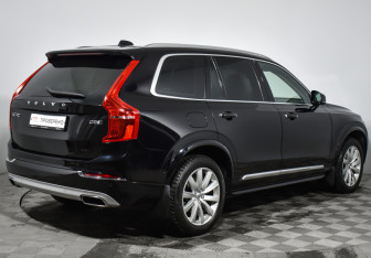 Подержанный автомобиль Volvo XC90 2018 года (5 фото)