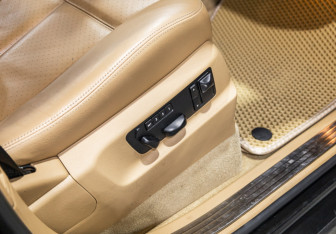 Подержанный автомобиль Porsche Cayenne 2007 года (27 фото)