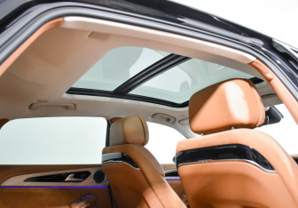 Подержанный автомобиль Hongqi H9 2023 года (23 фото)