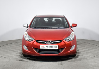 Подержанный автомобиль Hyundai Elantra Sedan 2012 года (2 фото)